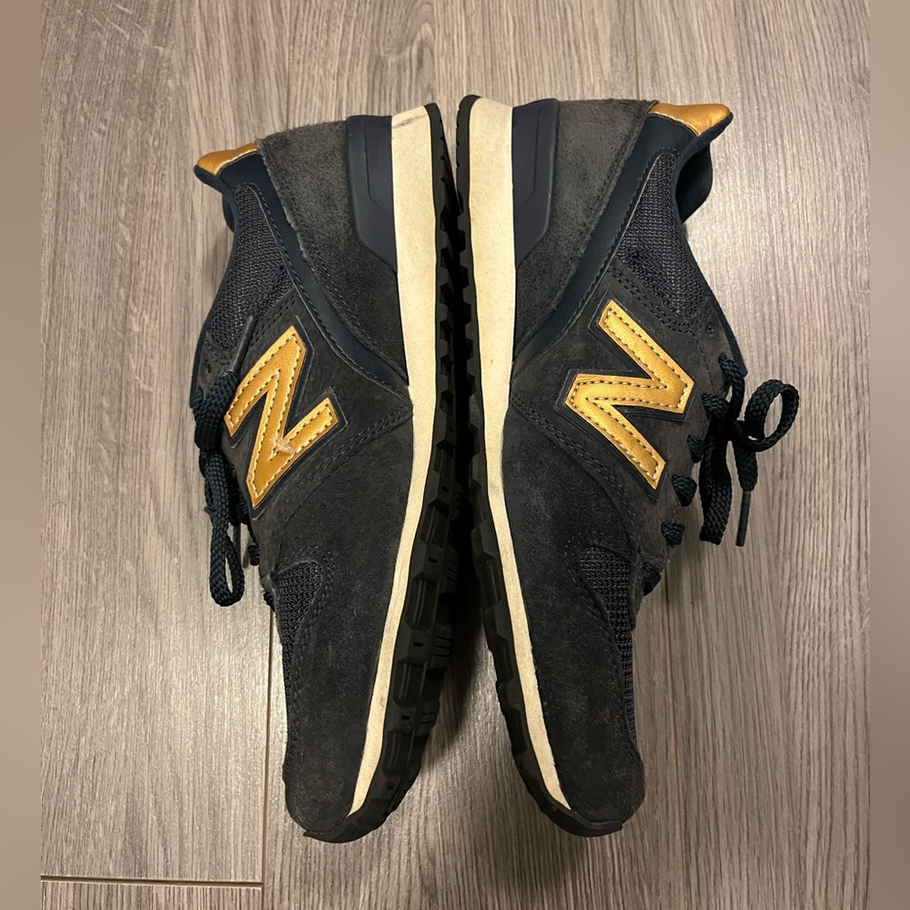 New Balance 996 Vintage style Sneakers - special edition, navy with gold, woman’